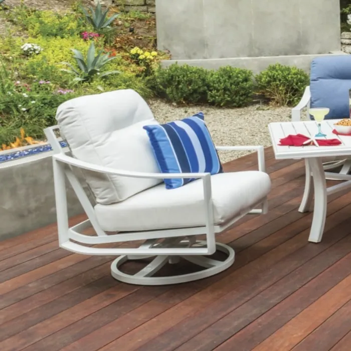 Swivel Lounger